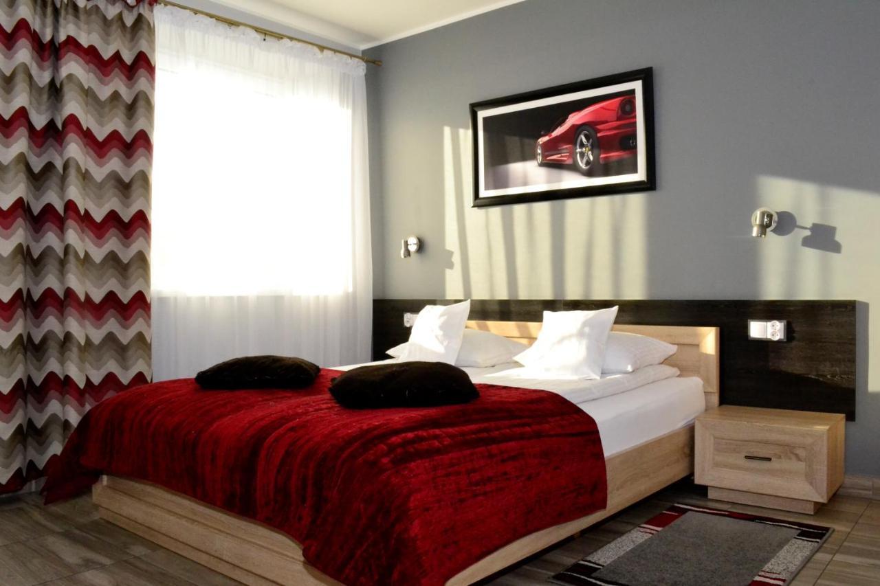 Comfort-24 Slupca Luaran gambar