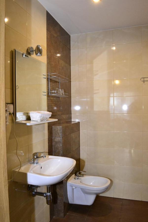 Comfort-24 Slupca Luaran gambar